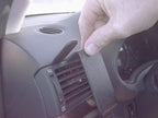 Brodit ProClip 803213 voor Toyota Avensis 2003-2008 - detail van dashboardmontage