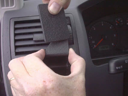 Brodit ProClip 803278 voor Volkswagen T5 Transporter/Pickup 2003-2009 en Volkswagen Caravelle 2004-2009 - detail van dashboardmontage
