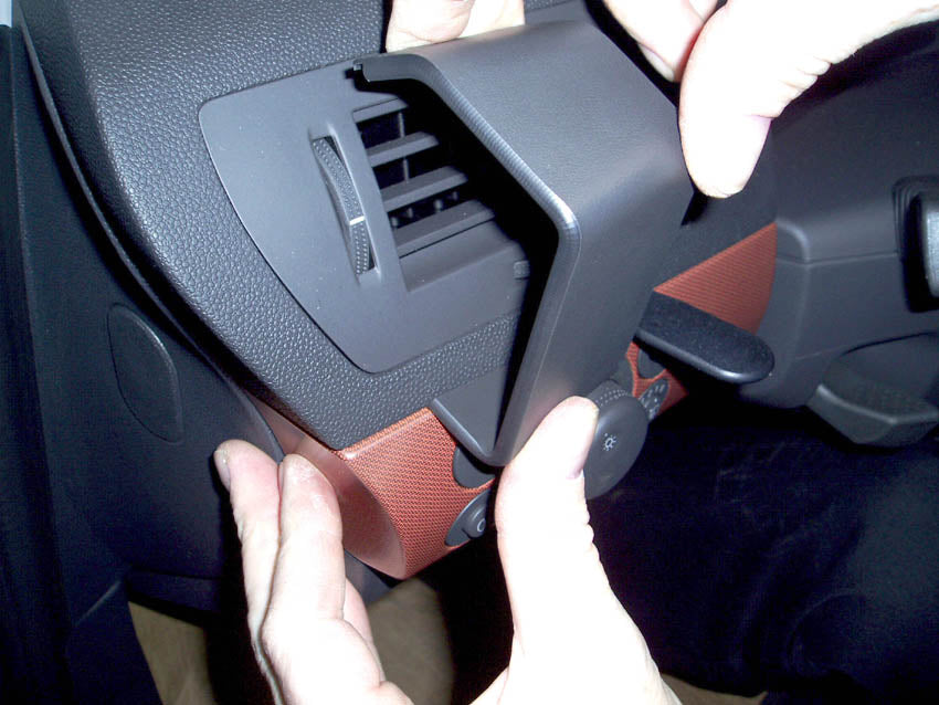 Brodit ProClip 803443 voor Opel Astra 2004-2009 en Saturn Astra 2008-2009 - ProClip geplaatst in het voertuig