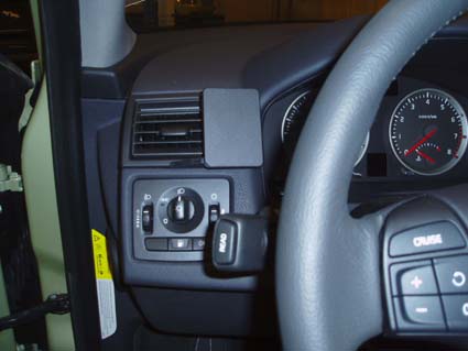 Brodit ProClip 803501 voor Volvo V50 2004-2012, Volvo S40 2004-2012 e.a. - installatiepositie