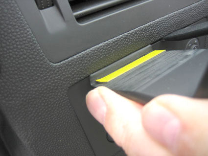 Brodit ProClip 803671 voor Opel Zafira B 2005-2011 - montagepositie op dashboard