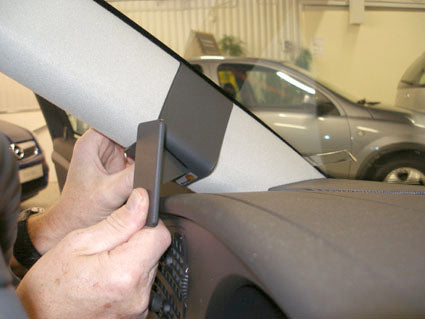 Brodit ProClip 803723 voor Saab 9-5 2006-2010 - detail van dashboardmontage