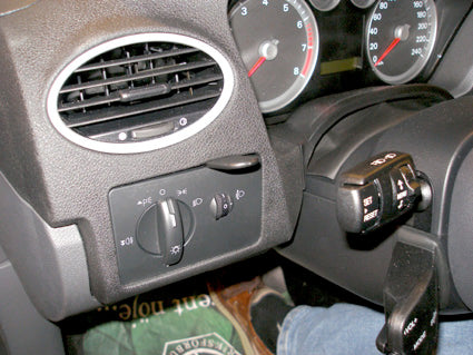 Brodit ProClip 803725 voor Ford Focus 2005-2010 - montagepositie op dashboard