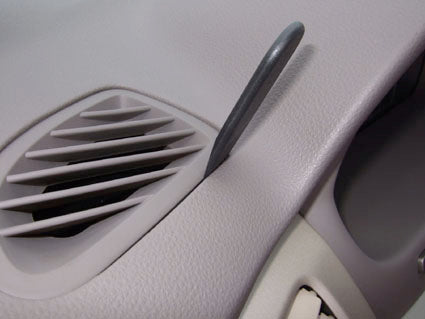 Brodit ProClip 803918 voor Kia Optima 2006-2010 en Kia Magentis 2007-2010 - montagepositie op dashboard