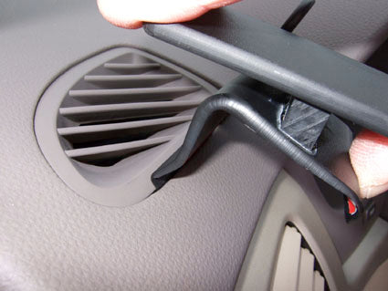 Brodit ProClip 803918 voor Kia Optima 2006-2010 en Kia Magentis 2007-2010 - ProClip geplaatst in het voertuig
