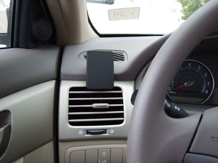 Brodit ProClip 803918 voor Kia Optima 2006-2010 en Kia Magentis 2007-2010 - installatiepositie