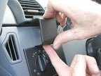 Brodit ProClip 803997 voor Mercedes Benz Vito 2004-2014, Mercedes Benz Viano 2004-2014 en Mercedes Benz V-Class 2004-2014 - detail van dashboardmontage