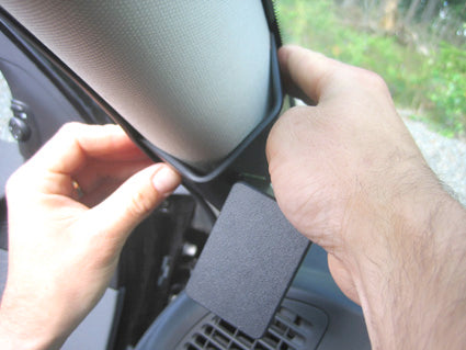 Brodit ProClip 804060 voor Saab 9-3 2003-2011 - detail van dashboardmontage
