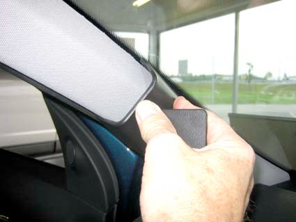 Brodit ProClip 804064 voor Opel Astra 2004-2009 en Saturn Astra 2008-2009 - montagepositie op dashboard