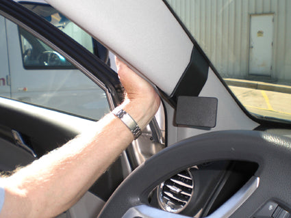 Brodit ProClip 804095 voor Saturn VUE 2008-2009 - detail van dashboardmontage
