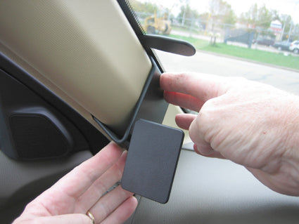 Brodit ProClip 804099 voor Honda Accord 2008 - detail van dashboardmontage