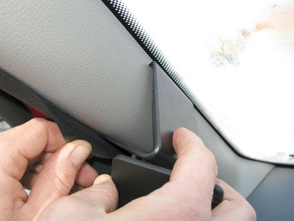 Brodit ProClip 804166 voor Dacia Logan 2007-2008 en Renault Logan 2007-2008 - ProClip geplaatst in het voertuig