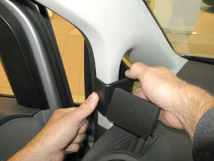 Brodit ProClip 804221 voor Volkswagen Caddy Life 2016-2020 en Volkswagen Caddy 2004-2020 - montagepositie op dashboard