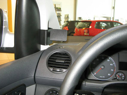 Brodit ProClip 804221 voor Volkswagen Caddy Life 2016-2020 en Volkswagen Caddy 2004-2020 - installatiepositie