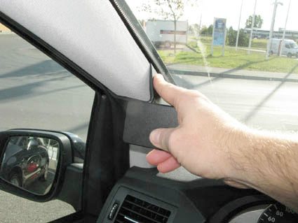 Brodit ProClip 804225 voor Mercedes Benz B-Class 2005-2011 - detail van dashboardmontage