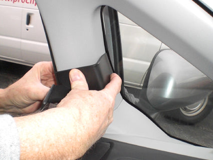 Brodit ProClip 804276 voor Honda Jazz 2009-2014 en Honda Fit 2009-2014 - ProClip geplaatst in het voertuig
