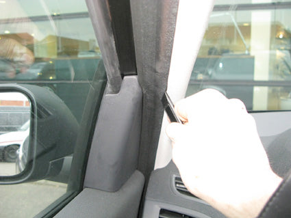 Brodit ProClip 804284 voor Renault Mégane III 2009-2016 en Renault Fluence 2010-2015 - montagepositie op dashboard