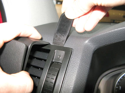 Brodit ProClip 804433 voor Volkswagen T5 Transporter/Pickup 2010-2015 en Volkswagen Caravelle 2010-2015 - montagepositie op dashboard