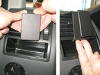 Brodit ProClip 804433 voor Volkswagen T5 Transporter/Pickup 2010-2015 en Volkswagen Caravelle 2010-2015 - detail van dashboardmontage