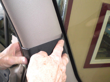 Brodit ProClip 804511 voor Freightliner Cascadia 2008-2017 - detail van dashboardmontage