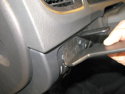Brodit ProClip 804525 voor Volvo V60 2011-2018 en Volvo S60 2011-2018 - montagepositie op dashboard