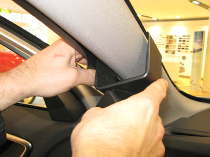 Brodit ProClip 804598 voor Volvo V60 2011-2018 en Volvo S60 2011-2018 - ProClip geplaatst in het voertuig