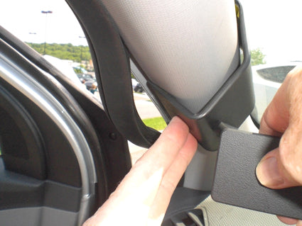 Brodit ProClip 804660 voor Hyundai i25 2010-2017 en Hyundai Accent 2010-2017 - ProClip geplaatst in het voertuig