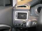 Brodit ProClip 804674 voor Volvo XC70 2012-2016, Volvo V70 II 2012-2016 en Volvo S80 2012-2016 - montagepositie op dashboard