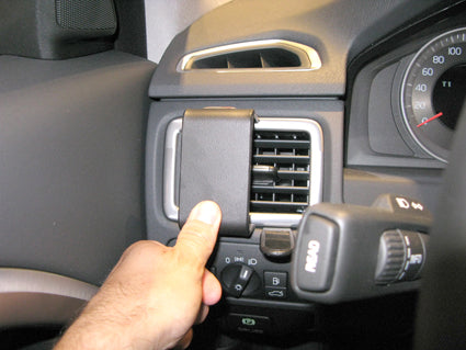 Brodit ProClip 804674 voor Volvo XC70 2012-2016, Volvo V70 II 2012-2016 en Volvo S80 2012-2016 - ProClip geplaatst in het voertuig