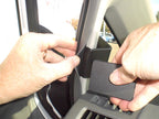 Brodit ProClip 804714 voor Toyota Prius v 2012-2019 en Toyota Prius + 2012-2020 - montagepositie op dashboard