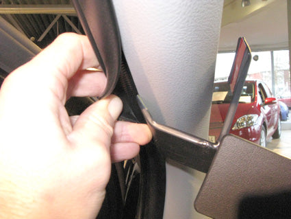 Brodit ProClip 804724 voor Toyota Yaris 2012-2014 - montagepositie op dashboard