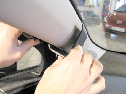 Brodit ProClip 804724 voor Toyota Yaris 2012-2014 - ProClip geplaatst in het voertuig