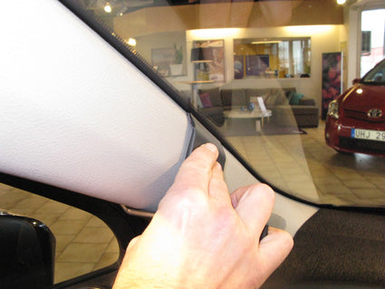 Brodit ProClip 804724 voor Toyota Yaris 2012-2014 - detail van dashboardmontage