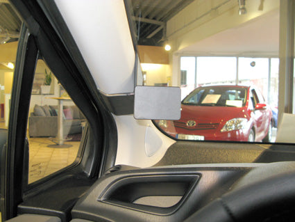 Brodit ProClip 804724 voor Toyota Yaris 2012-2014 - installatiepositie