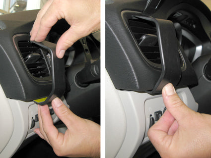 Brodit ProClip 804801 voor Volvo V40 2013-2020 - ProClip geplaatst in het voertuig