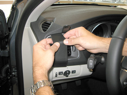 Brodit ProClip 804801 voor Volvo V40 2013-2020 - detail van dashboardmontage