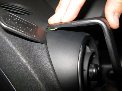 Brodit ProClip 804816 voor Audi A1 2011-2018 - montagepositie op dashboard