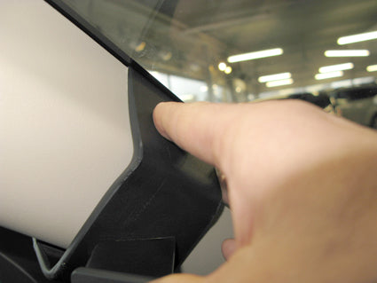 Brodit ProClip 804818 voor Mitsubishi Outlander 2013-2021 - detail van dashboardmontage