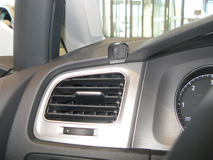 Brodit ProClip 804855 voor Volkswagen Golf VII Variant 2013-2020, Volkswagen Golf VII Sportscombi 2013-2020 e.a. - montagepositie op dashboard