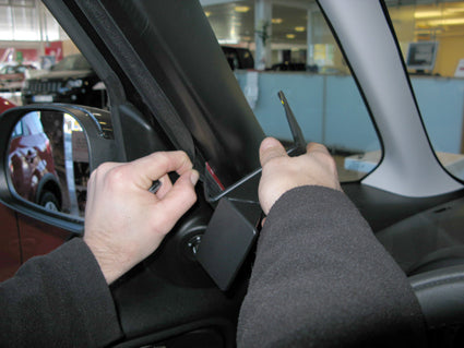 Brodit ProClip 804882 voor Fiat 500 L 2013-2022 - montagepositie op dashboard