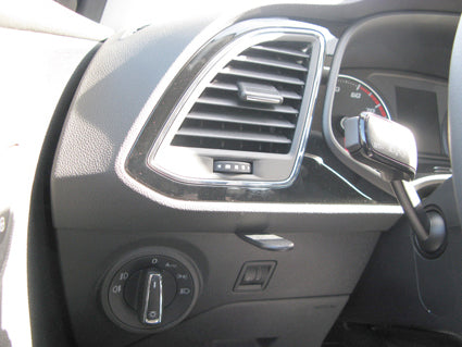 Brodit ProClip 804891 voor Seat Leon 2013-2020 - montagepositie op dashboard