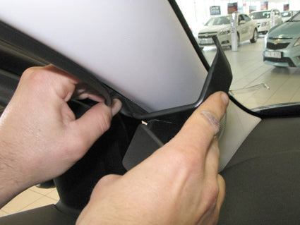 Brodit ProClip 804904 voor Opel Adam 2013-2015 - montagepositie op dashboard