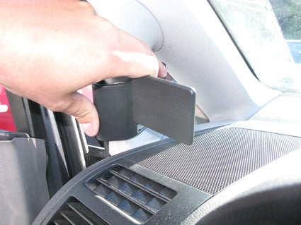 Brodit ProClip 804908 voor Volkswagen Touran 2003-2015 - ProClip geplaatst in het voertuig