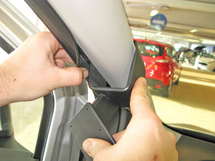 Brodit ProClip 804990 voor Ford Transit Connect 2014-2017 en Ford Tourneo Connect 2014-2017 - ProClip geplaatst in het voertuig
