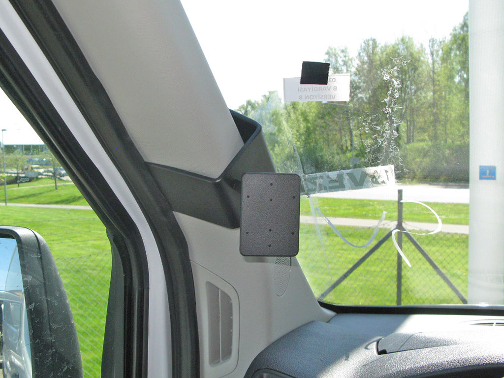 Brodit ProClip 805003 voor Ford Transit Tourneo 2014-2018 en Ford Transit 2014-2019 - productfoto zwarte ABS montagebasis