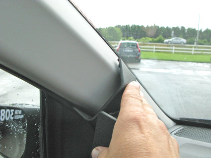 Brodit ProClip 805036 voor Citroen C1 2014-2021, Peugeot 108 2014-2021 en Toyota AYGO 2014-2021 - ProClip geplaatst in het voertuig