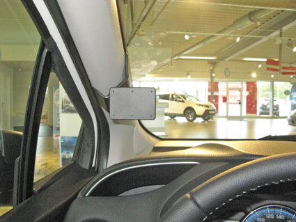 Brodit ProClip 805041 voor Toyota Yaris 2015-2020 - detail van dashboardmontage