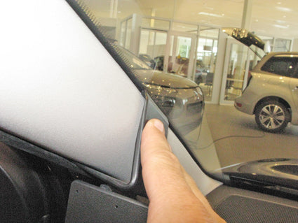 Brodit ProClip 805043 voor Citroen C4 Cactus 2015-2017 - detail van dashboardmontage