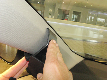 Brodit ProClip 805049 voor Toyota Auris Full Hybrid 2013-2019 en Toyota Auris 2013-2019 - ProClip geplaatst in het voertuig