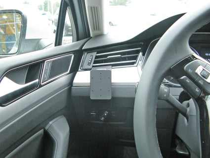 Brodit ProClip 805070 voor Volkswagen Passat Alltrack 2016-2023, Volkswagen Passat 2015-2023 e.a. - installatiepositie